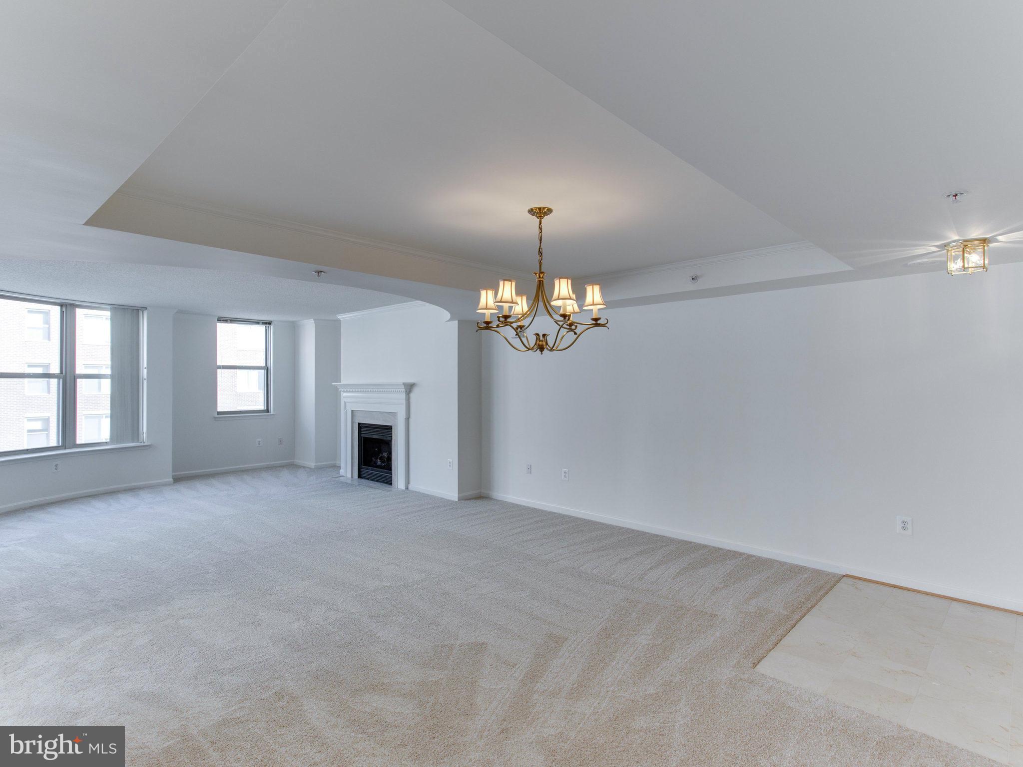 LEXINGTON SQUARE - Residential