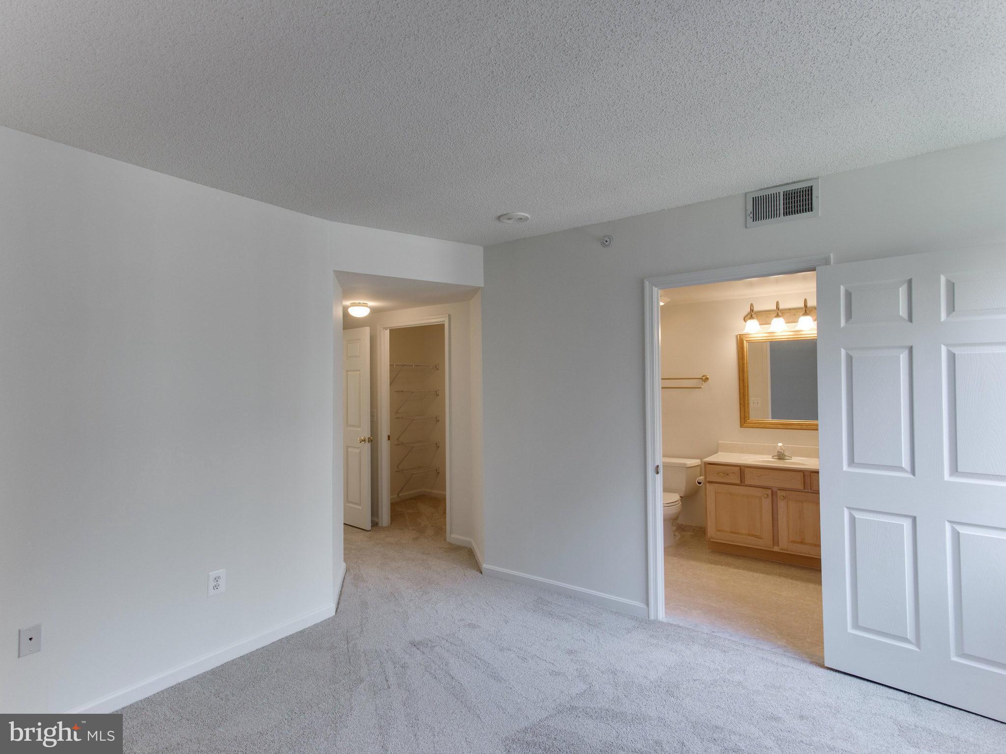 LEXINGTON SQUARE - Residential