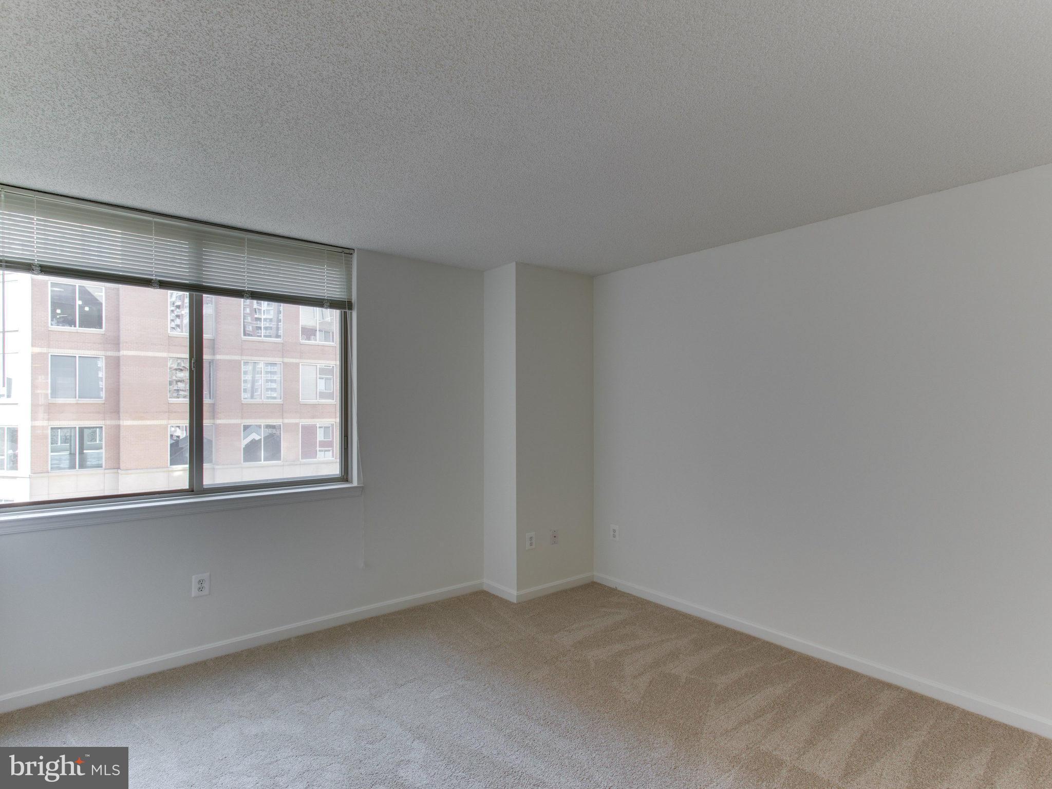 LEXINGTON SQUARE - Residential