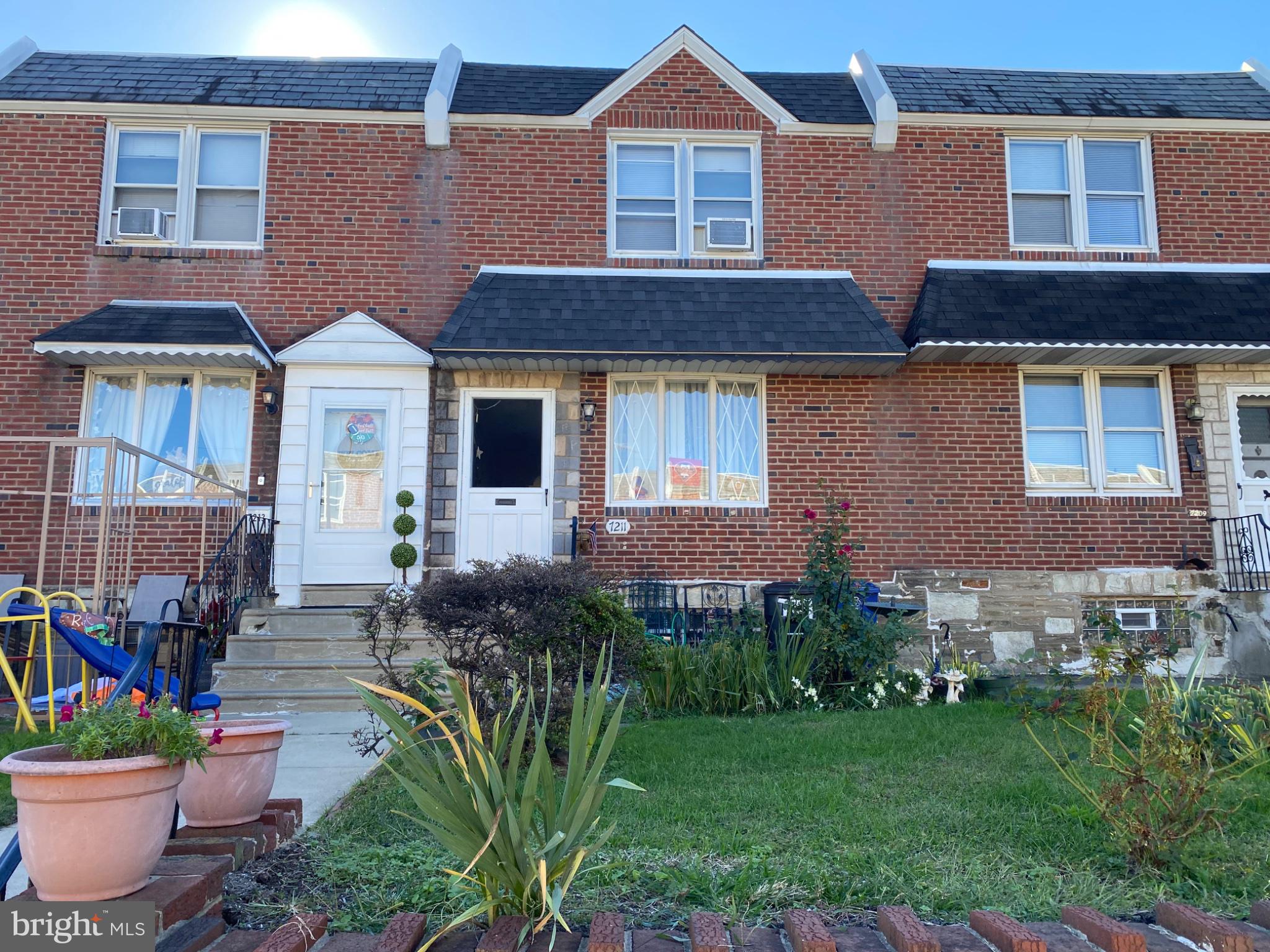 7211 GILLESPIE STREET