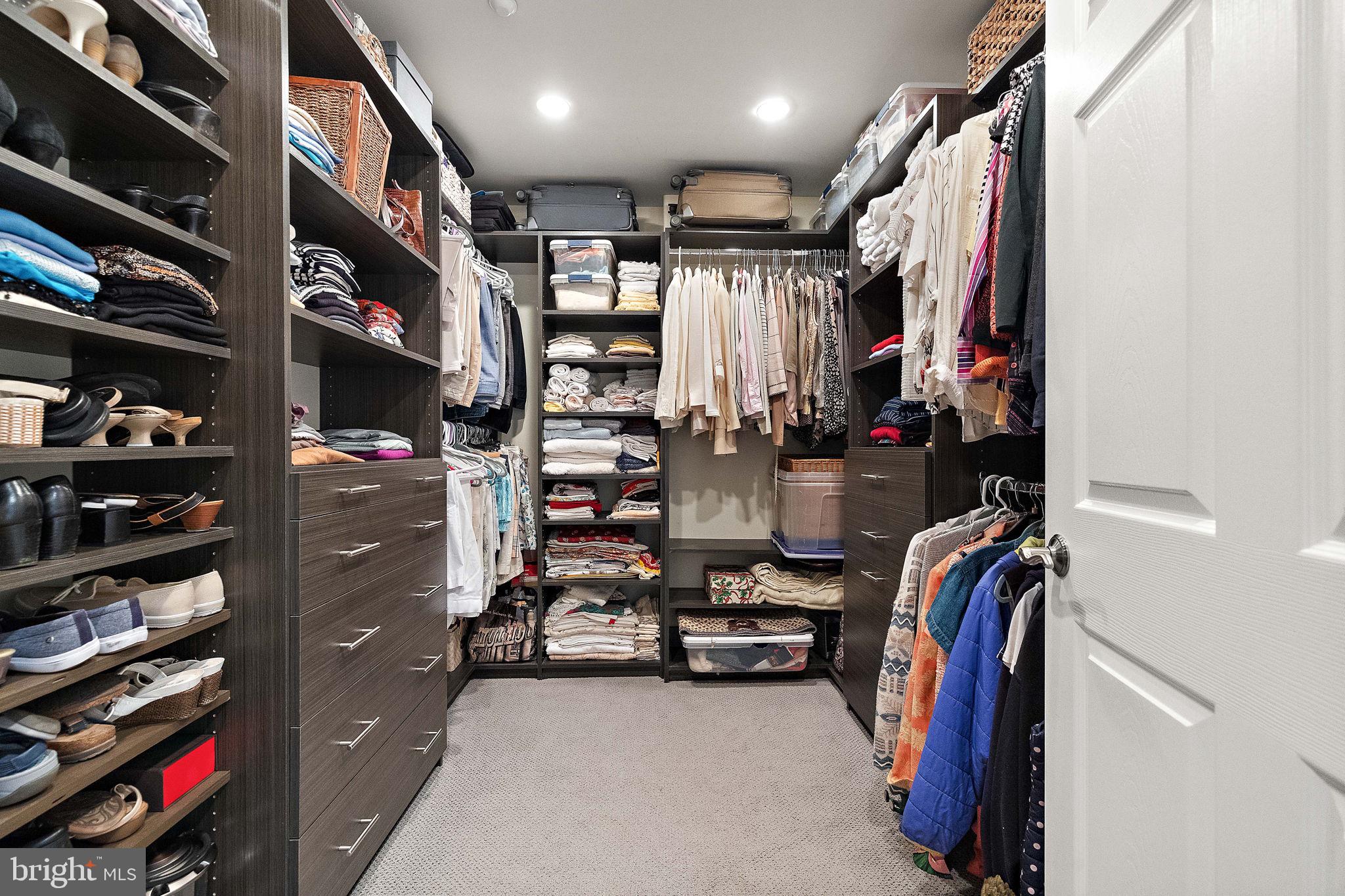 THE POINTE - Residential