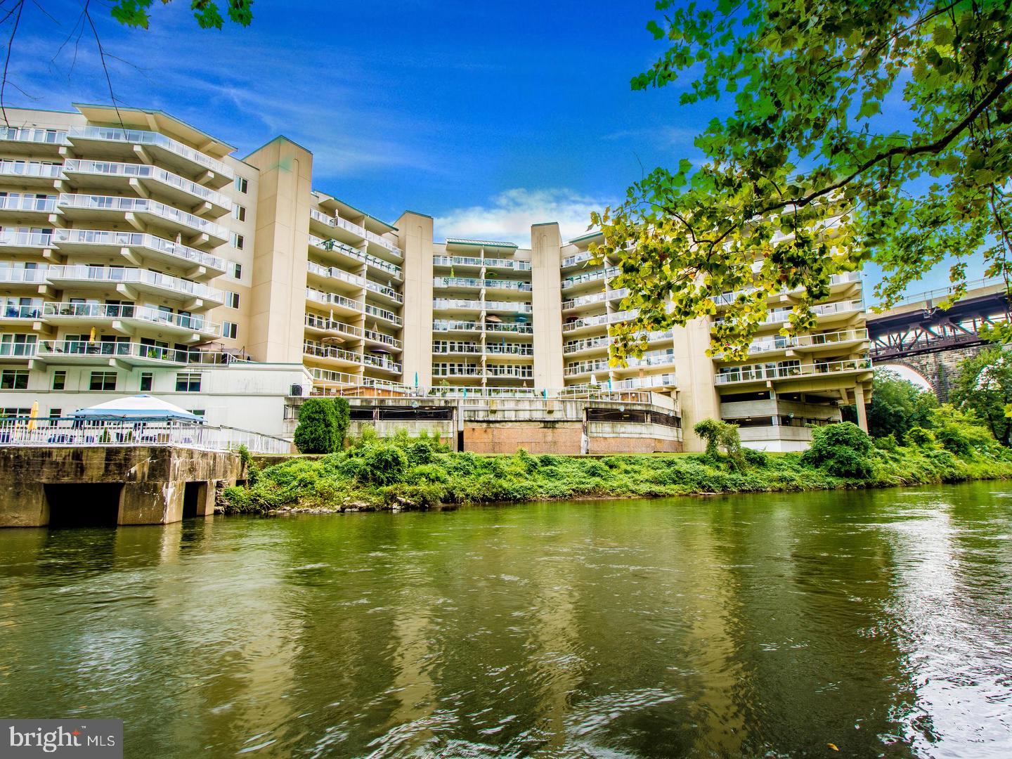 THE POINTE - Residential