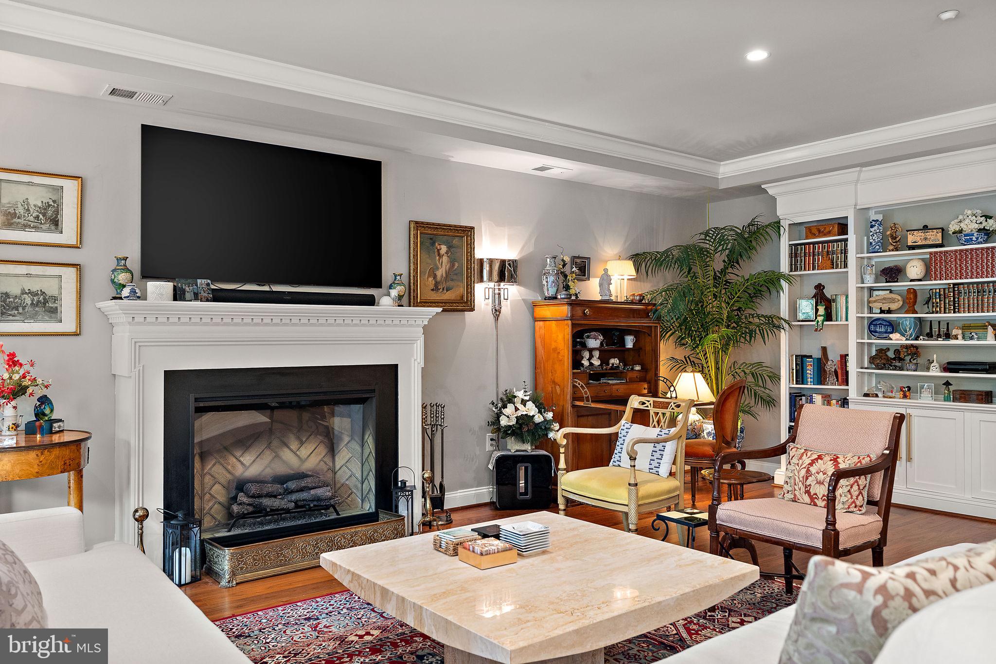 THE POINTE - Residential