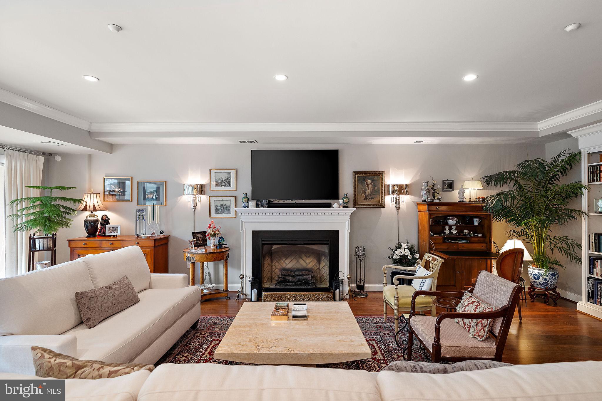 THE POINTE - Residential