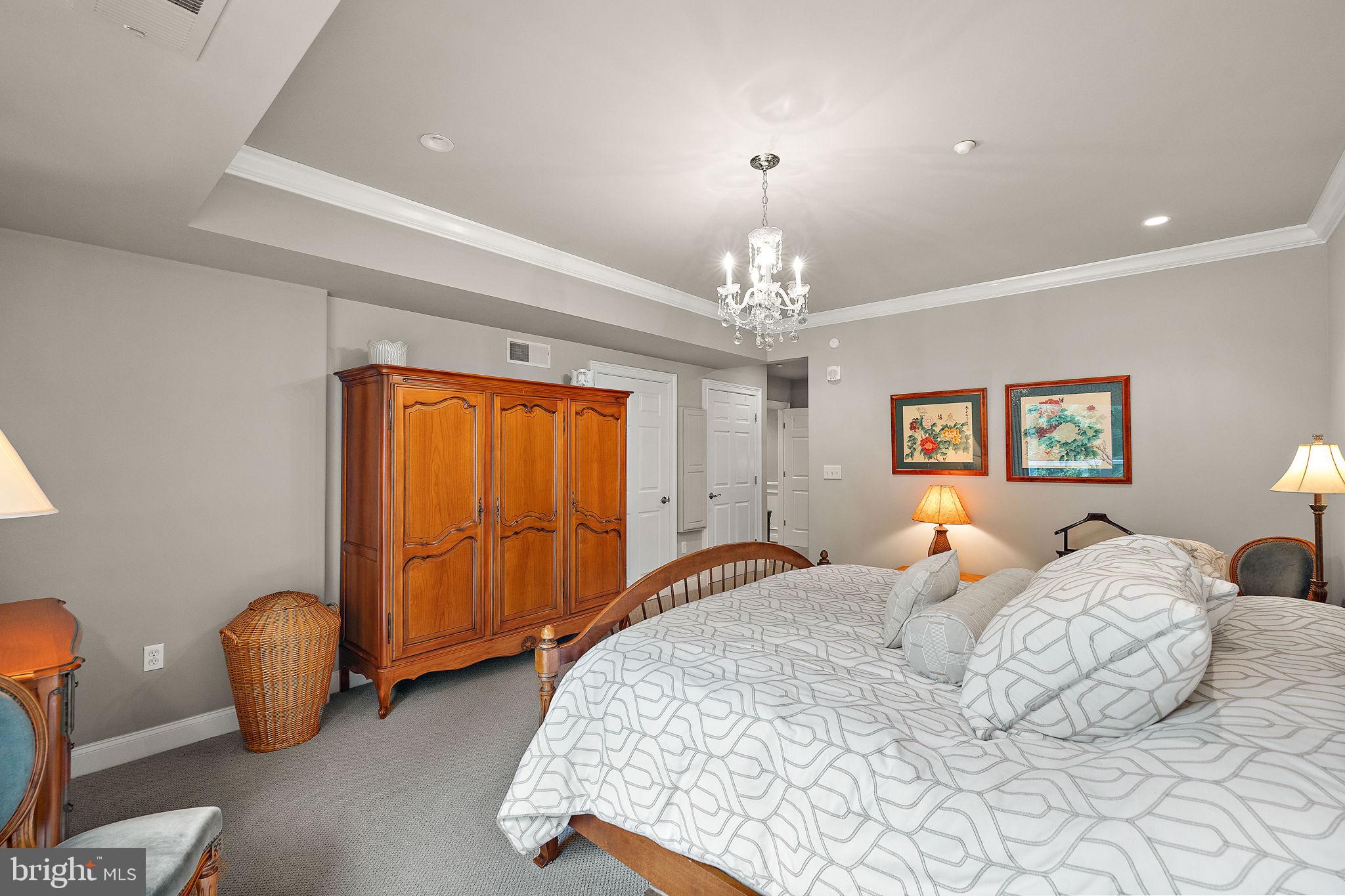 THE POINTE - Residential