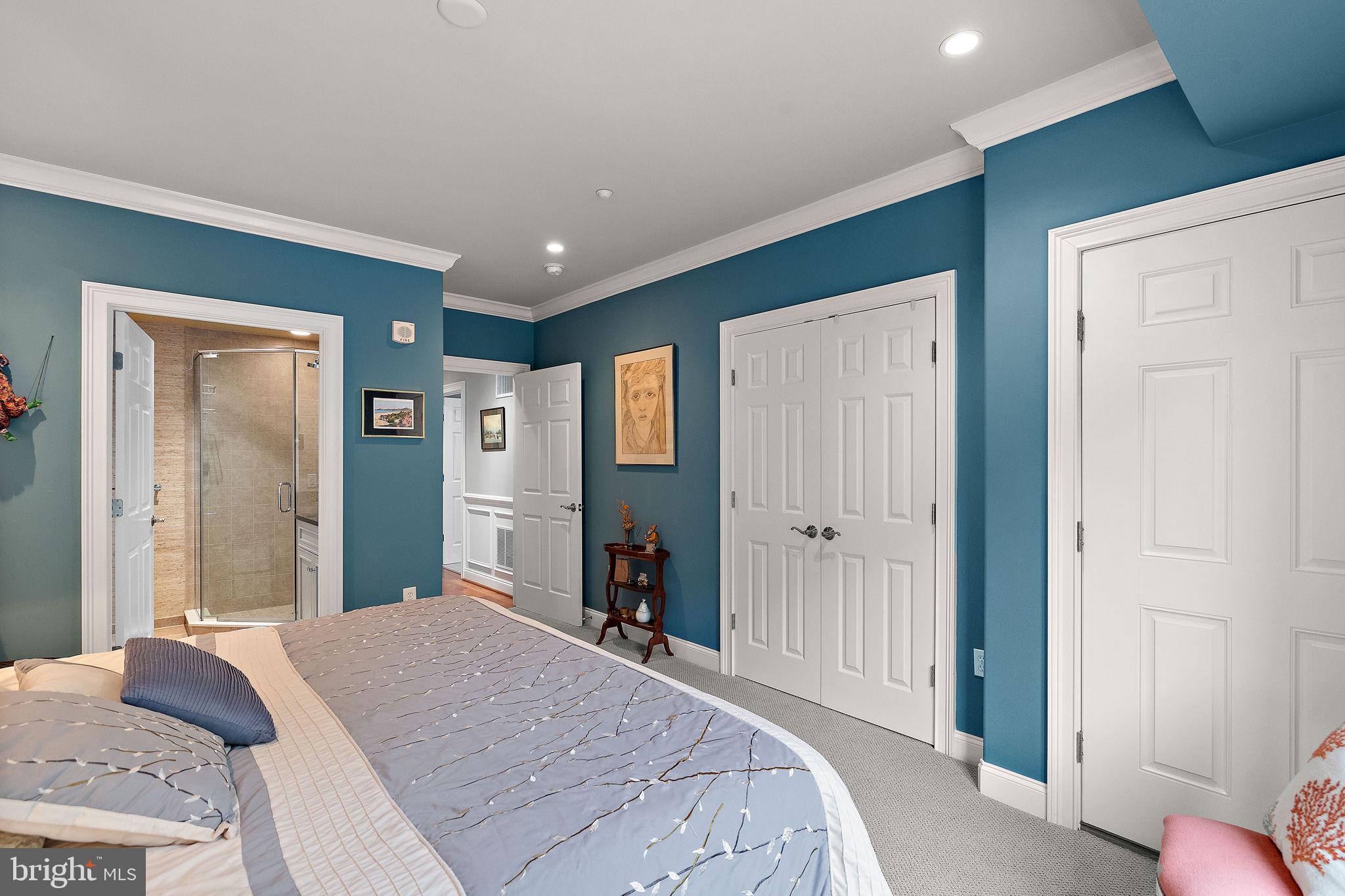 THE POINTE - Residential