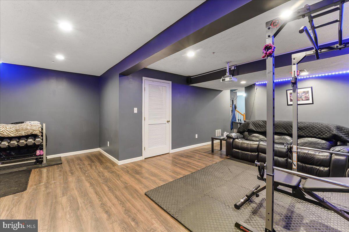 THE COURTS OF MALLORY - Residential