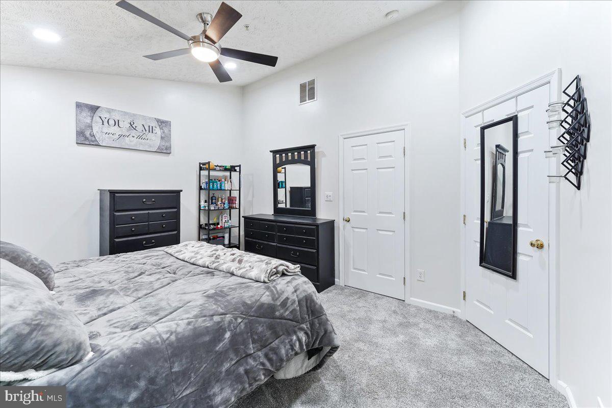 THE COURTS OF MALLORY - Residential