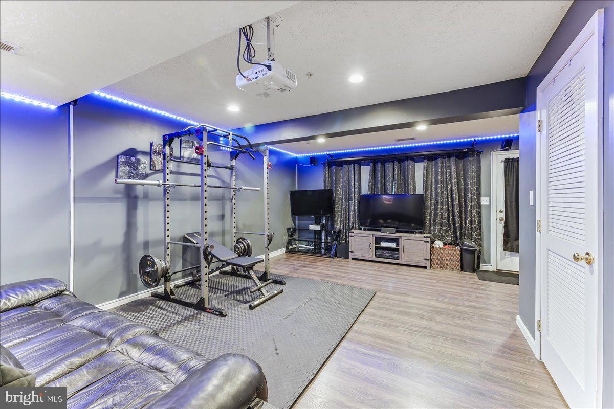 THE COURTS OF MALLORY - Residential