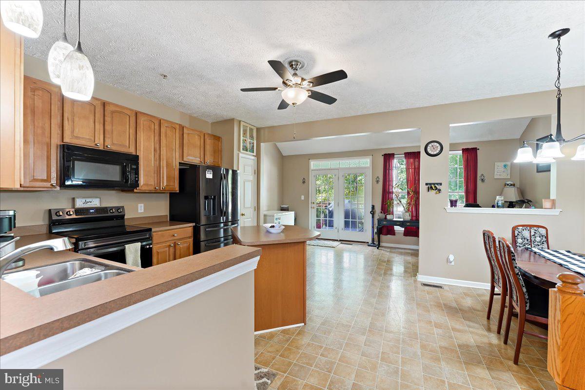 THE COURTS OF MALLORY - Residential