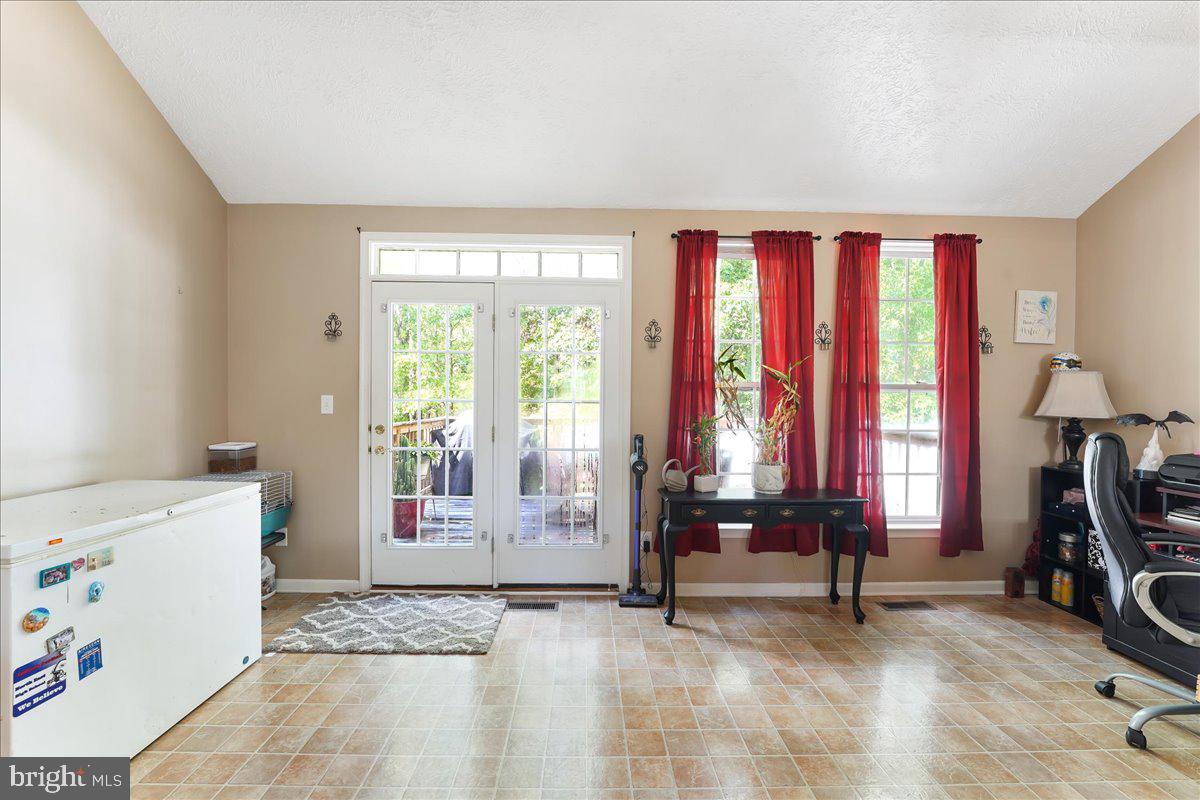 THE COURTS OF MALLORY - Residential