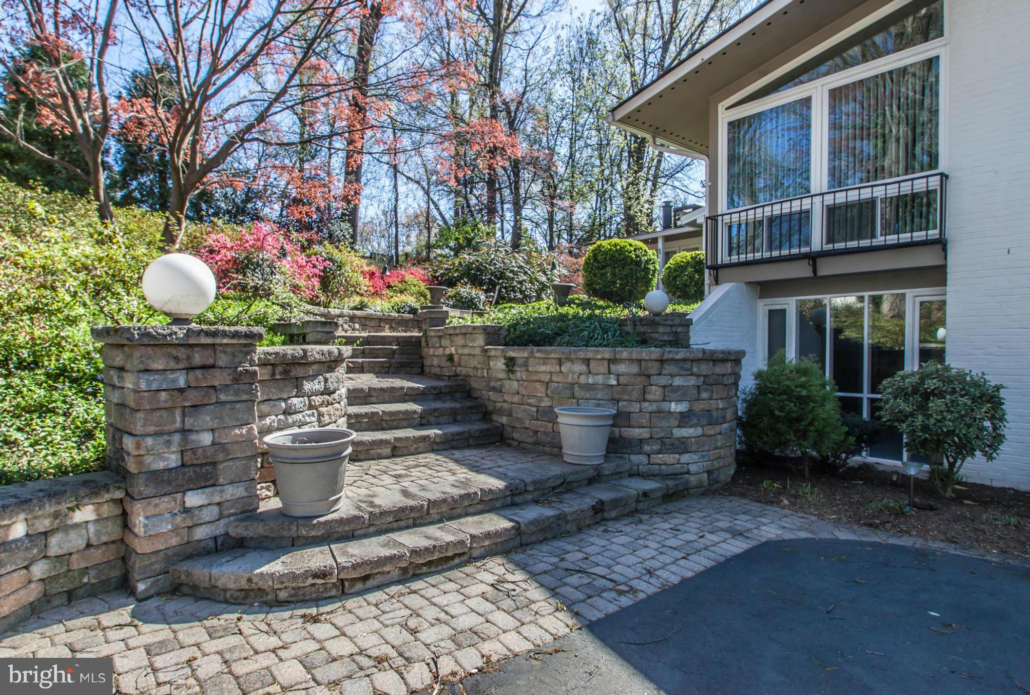 HOLLINDALE - Residential