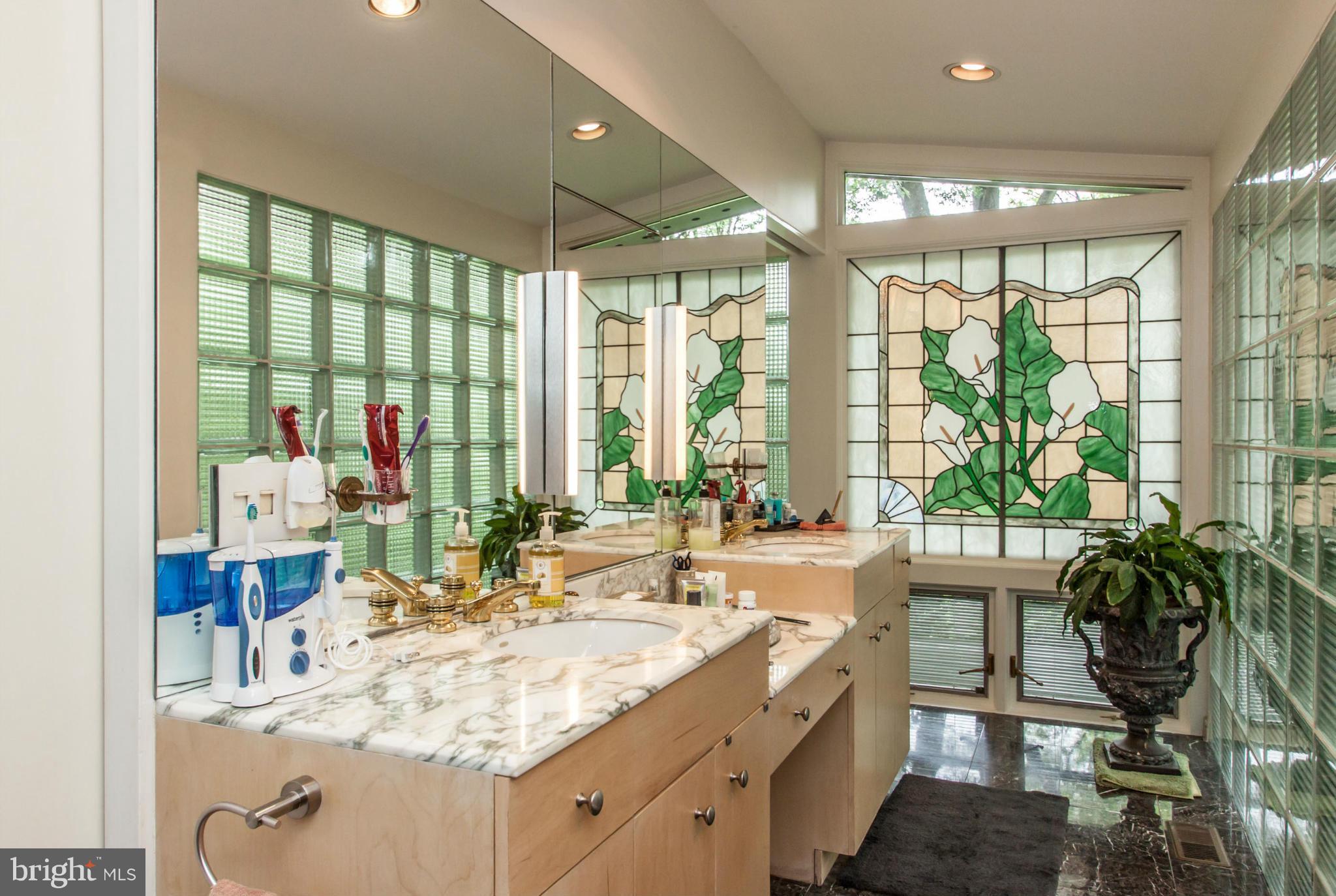 HOLLINDALE - Residential