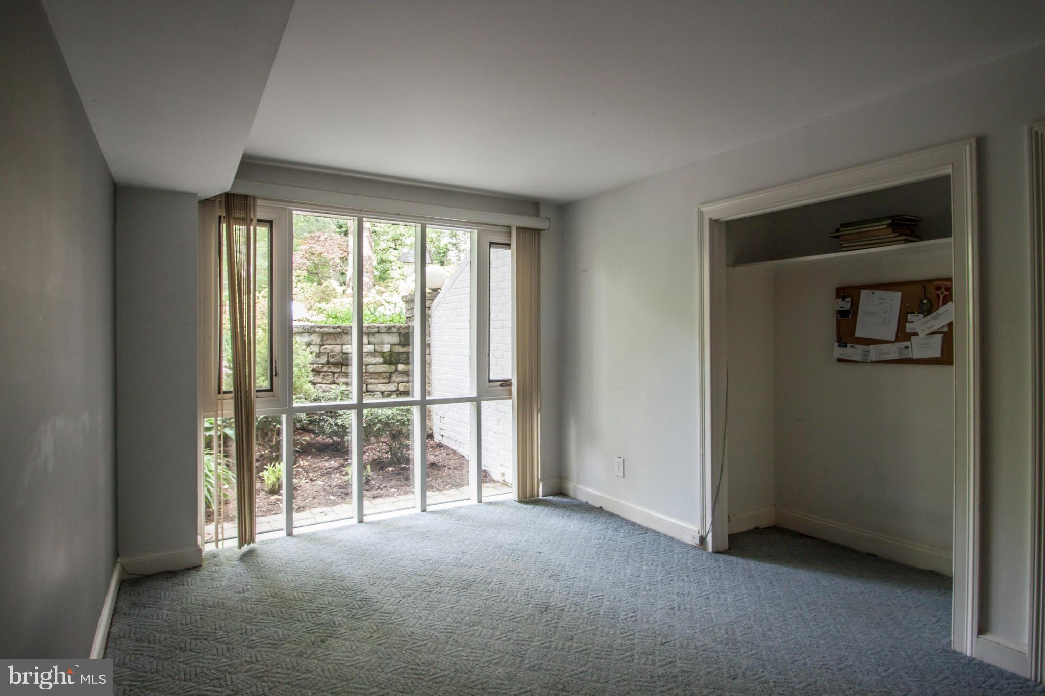 HOLLINDALE - Residential