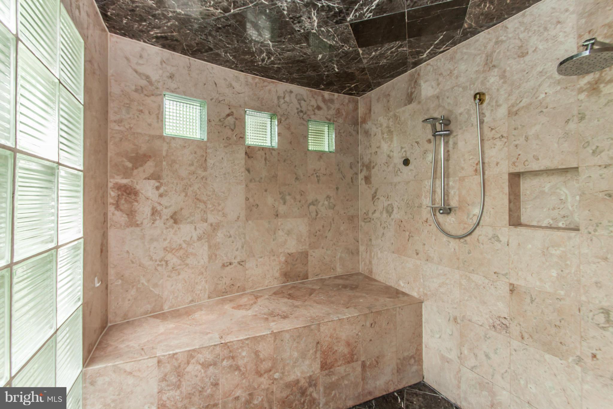 HOLLINDALE - Residential