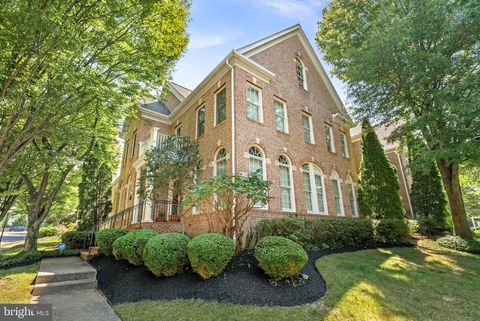 10111 BALLYNAHOWN CIRCLE FAIRFAX VA 22030