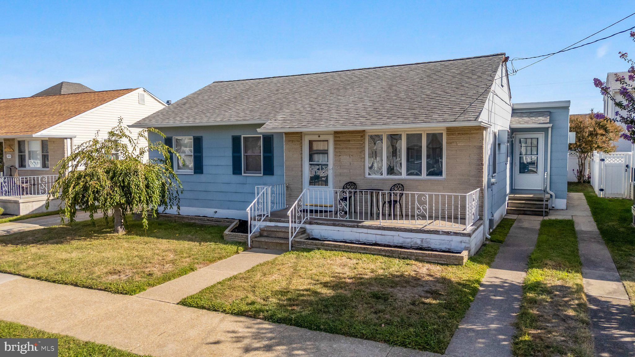 107 E HOLLYWOOD AVENUE