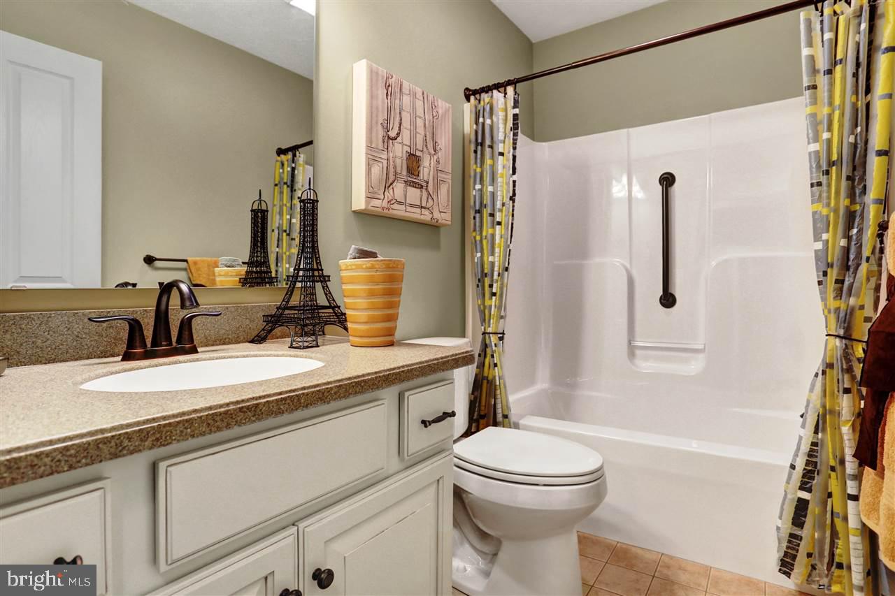 ROTH'S FARM VILLAGE CONDO - Residential