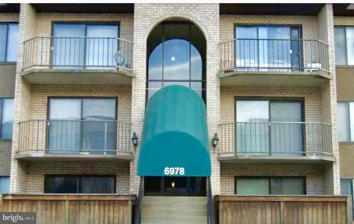 HUNTING RIDGE CONDOMINIUM - Residential