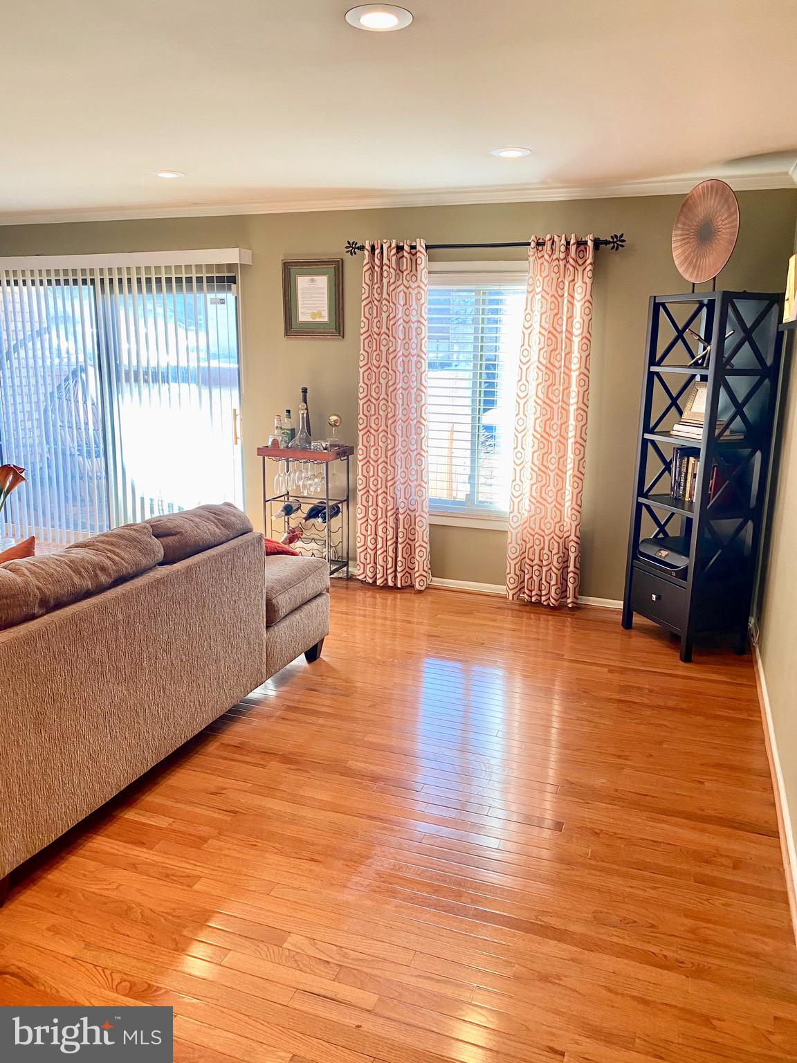 HUNTING RIDGE CONDOMINIUM - Residential