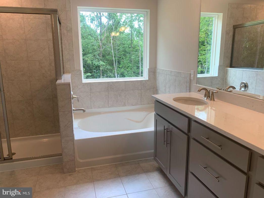 STONEGATE - Residential