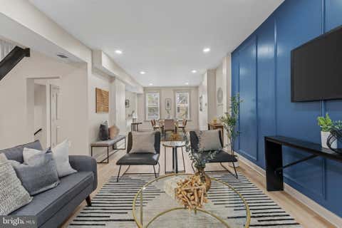 Townhouse For Sale - 1909 Ruxton Avenue<br/> BALTIMORE, MD 21216