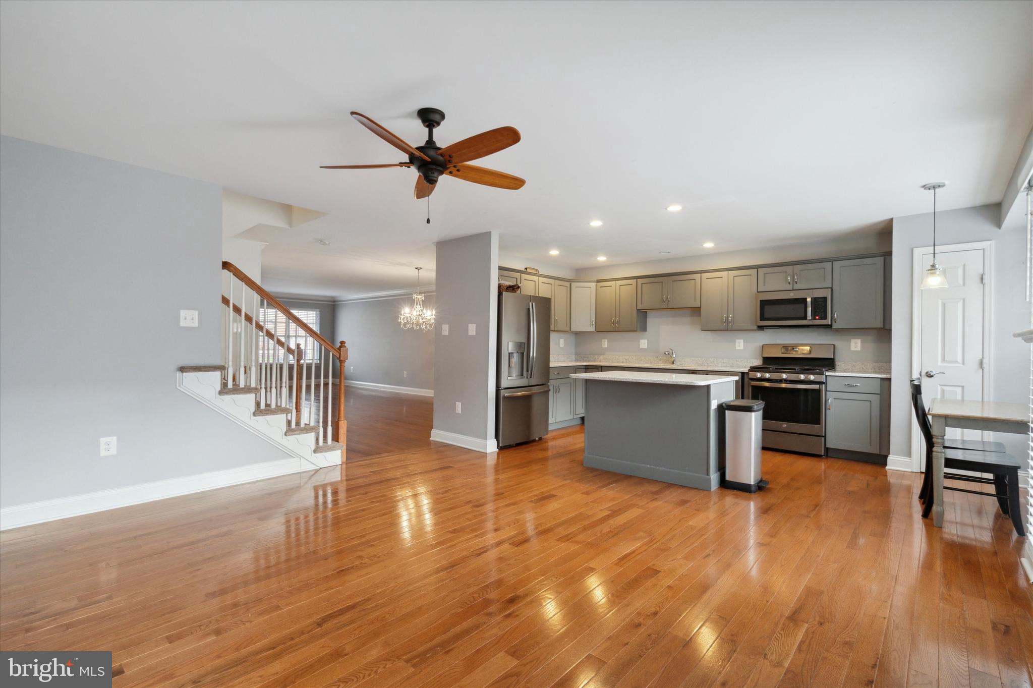 WELLINGTON VILLAGE - Residential