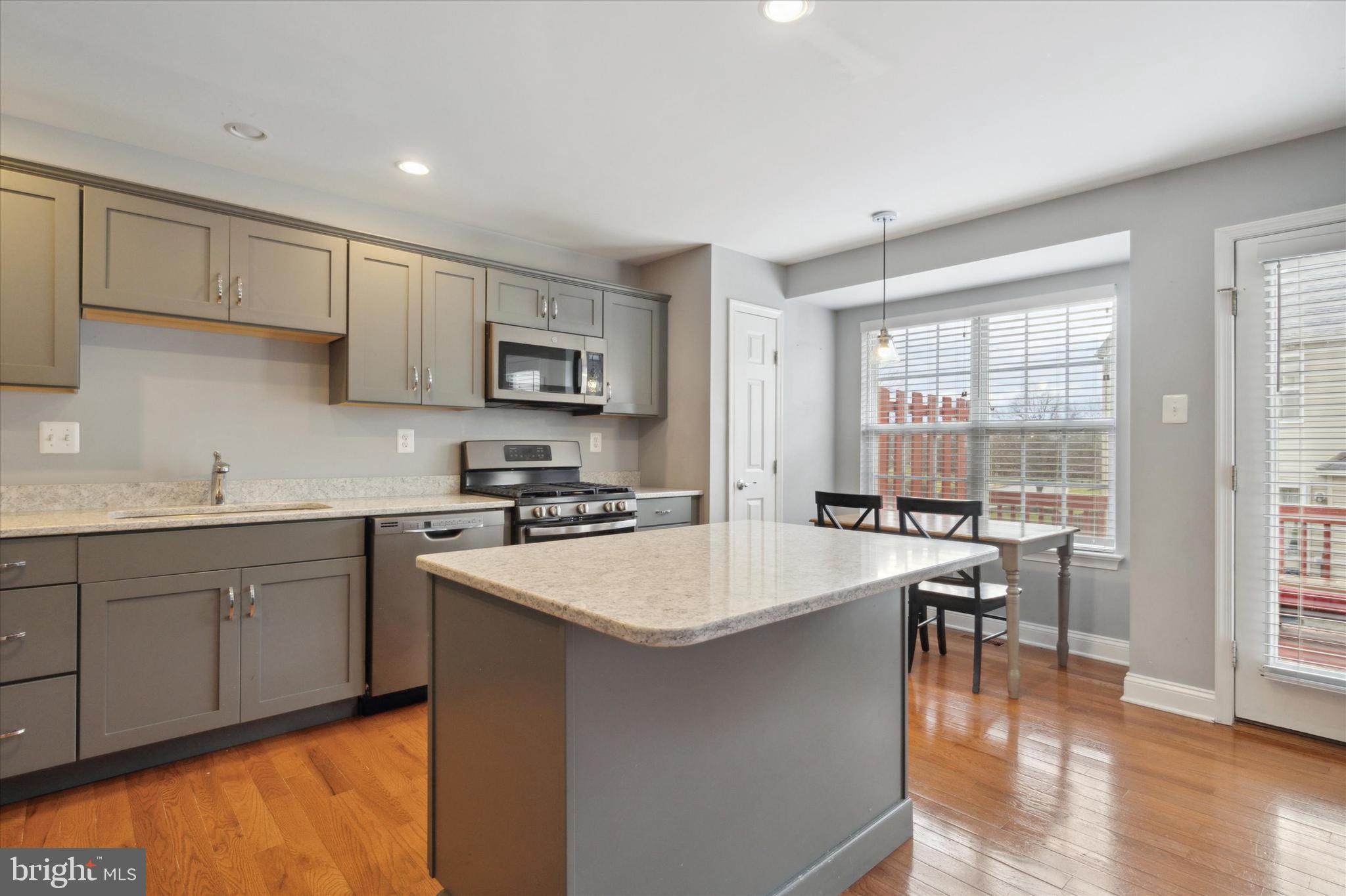 WELLINGTON VILLAGE - Residential