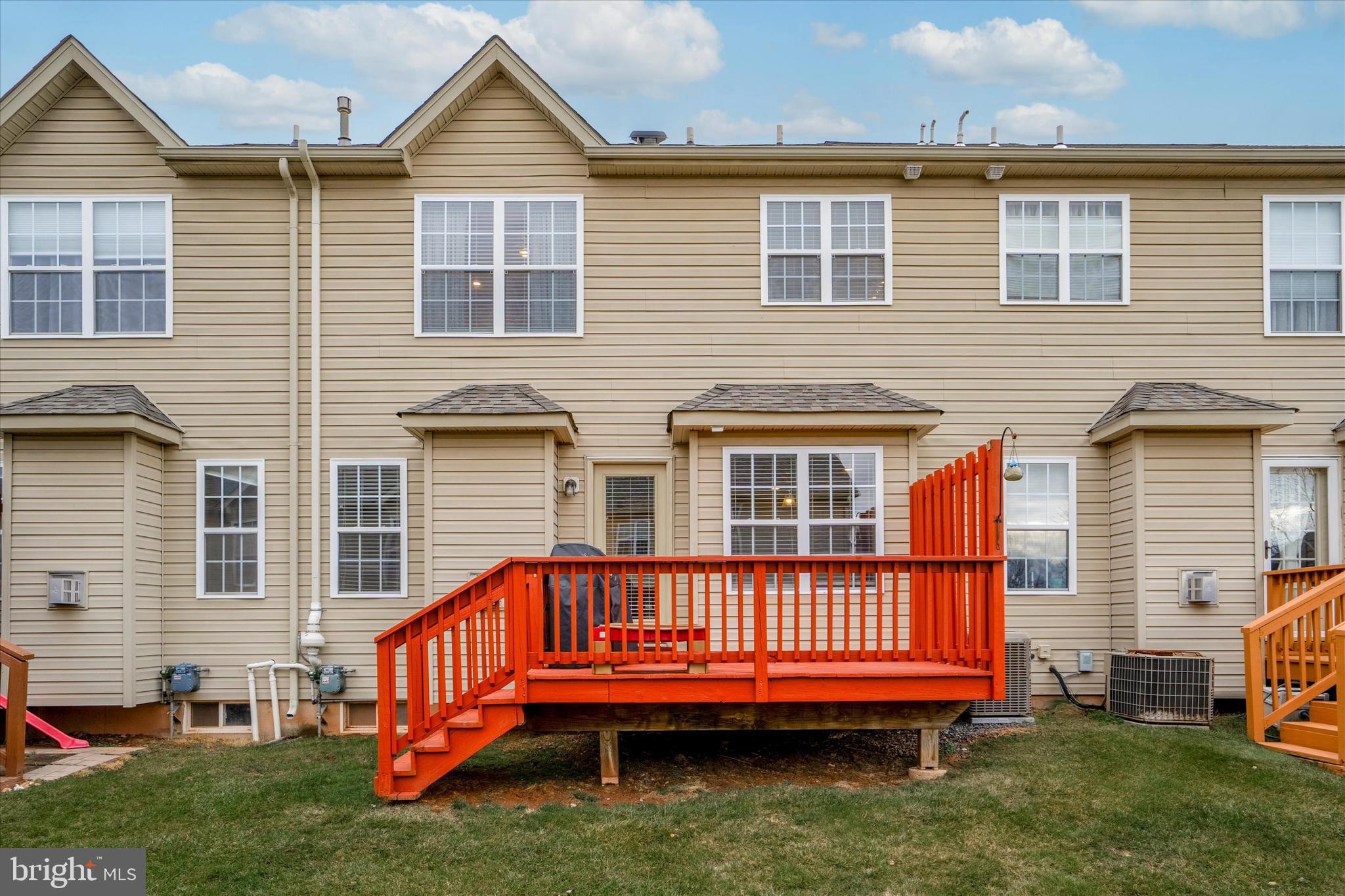 WELLINGTON VILLAGE - Residential