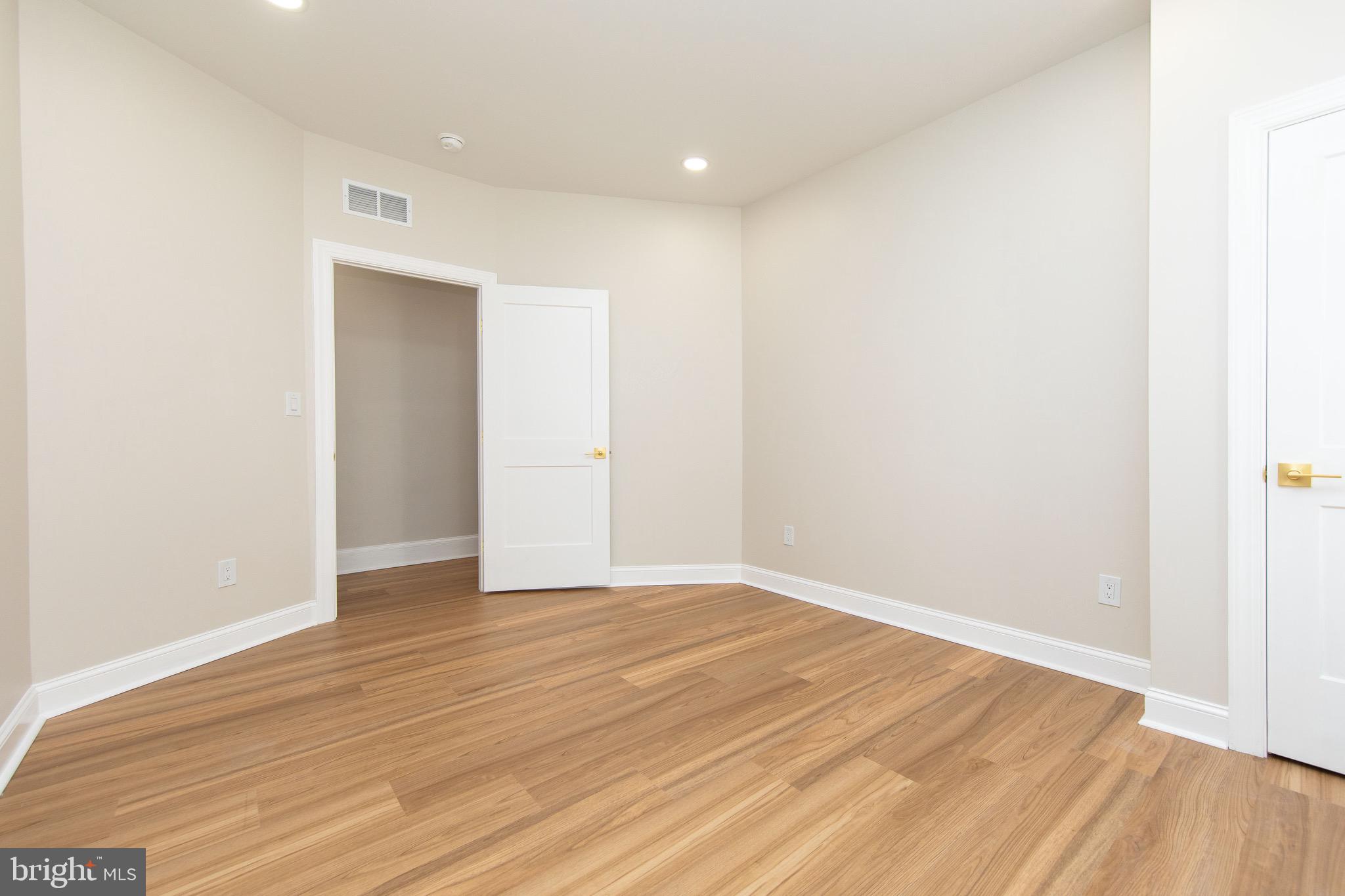 OVERBROOK - Residential