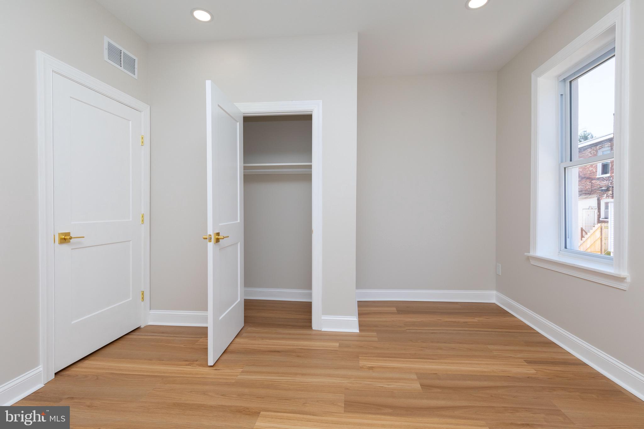 OVERBROOK - Residential