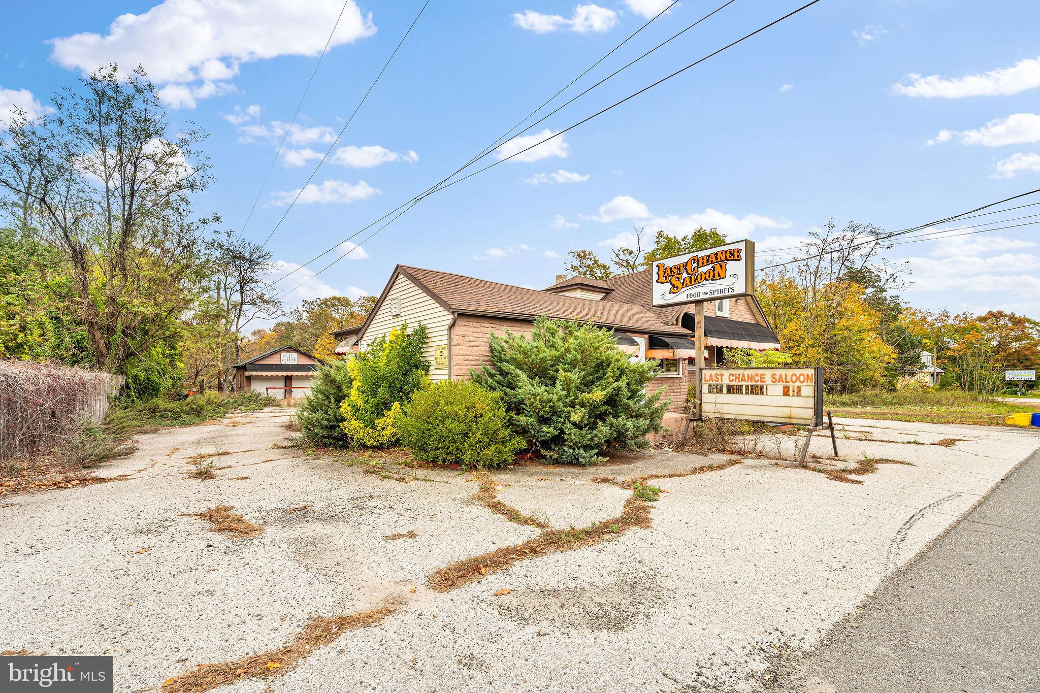 221 WHITE HORSE PIKE