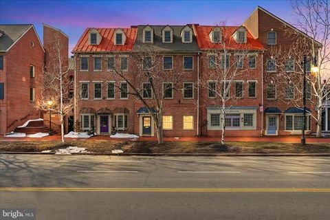 Photo of 623 S Washington Street, ALEXANDRIA, VA 22314 (MLS # VAAX2053644)