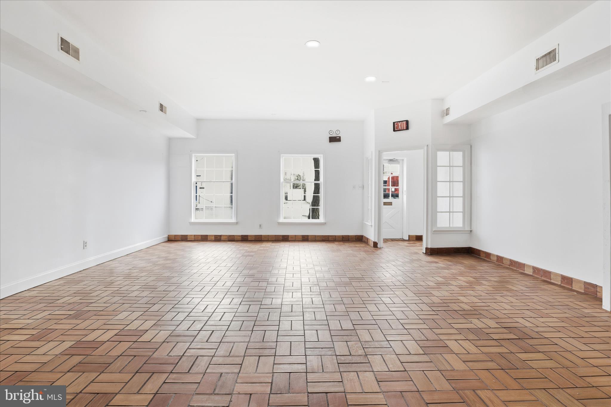 623 S WASHINGTON STREET