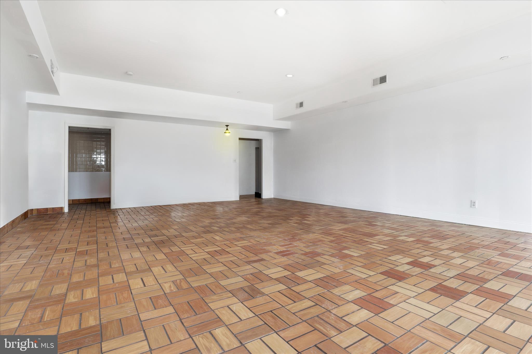 623 S WASHINGTON STREET