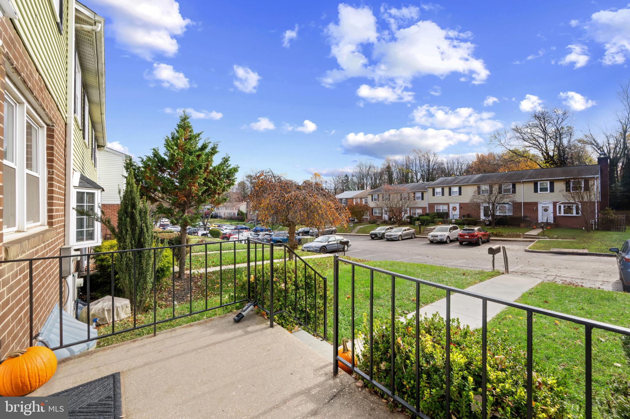 DOUBLE ROCK TOWNHOUSES - Residential