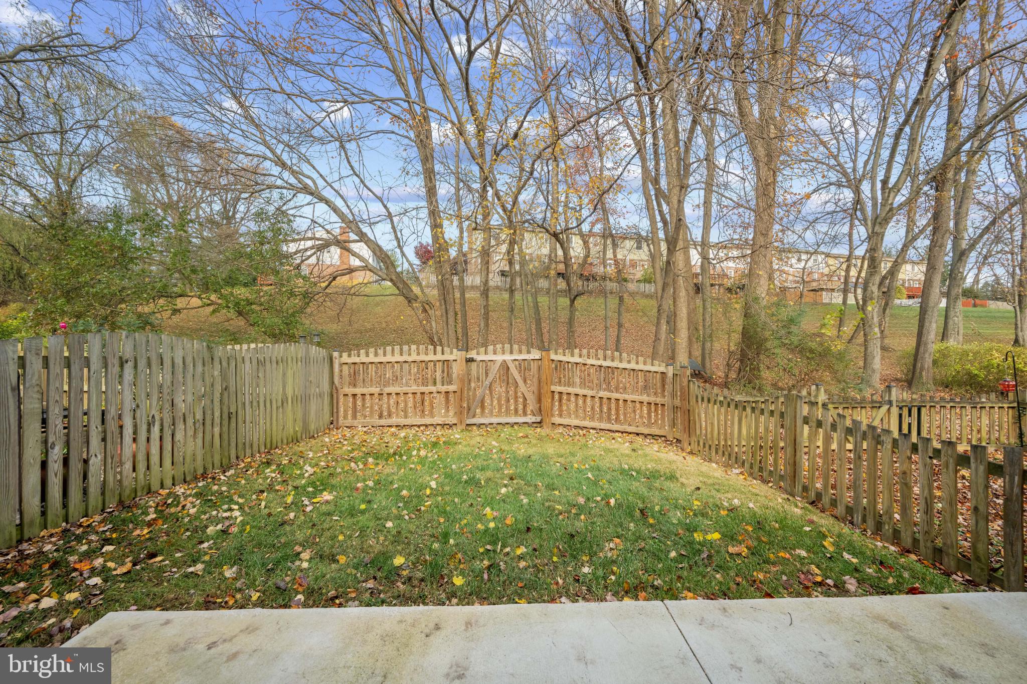 DOUBLE ROCK TOWNHOUSES - Residential
