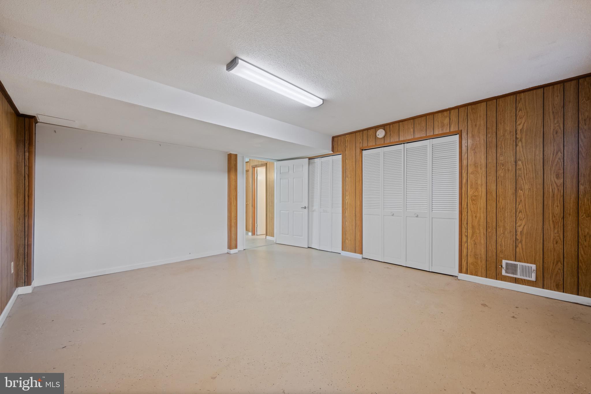 DOUBLE ROCK TOWNHOUSES - Residential