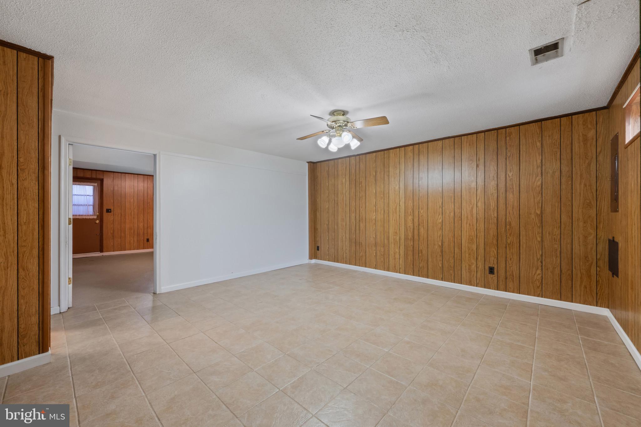 DOUBLE ROCK TOWNHOUSES - Residential