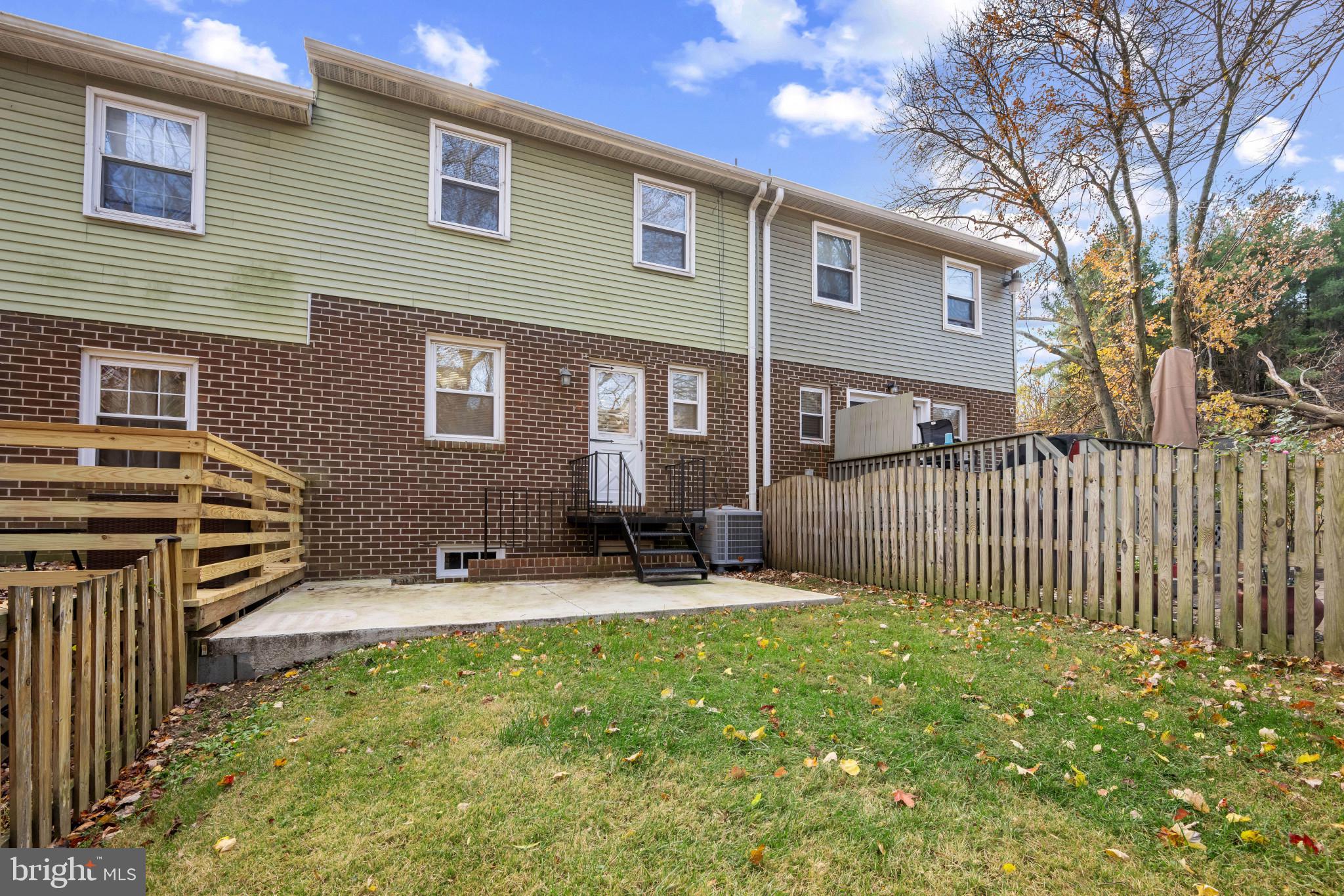 DOUBLE ROCK TOWNHOUSES - Residential