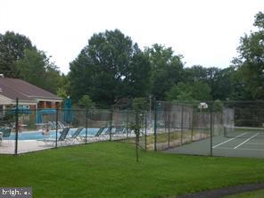 TOWNES OF MOOREFIELD - Residential Lease