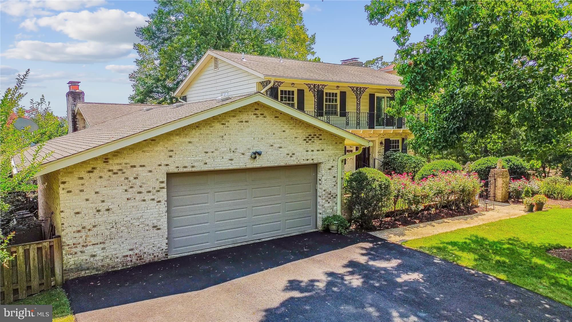 HALLOWING POINT RIVER ESTATES - Residential