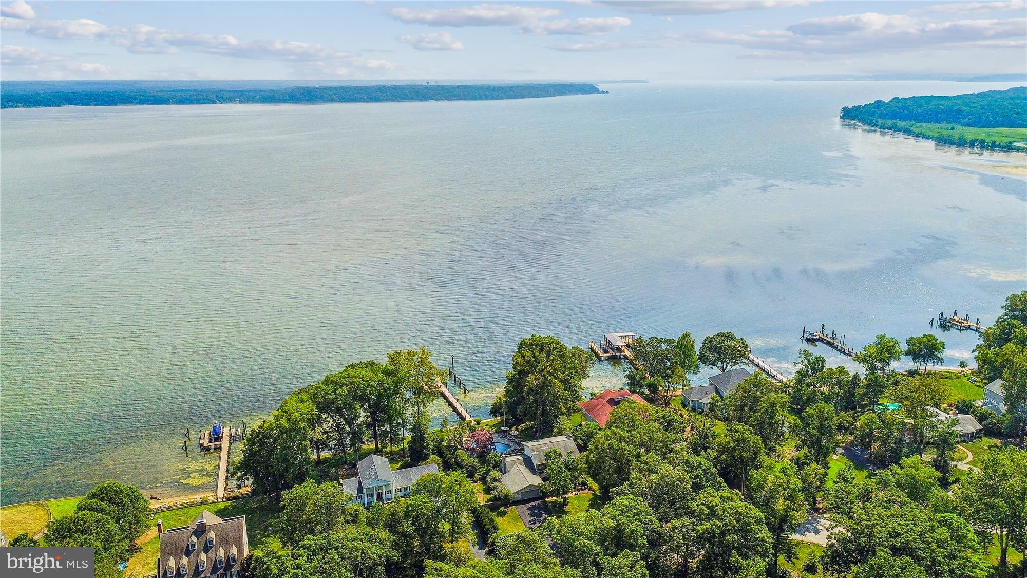 HALLOWING POINT RIVER ESTATES - Residential