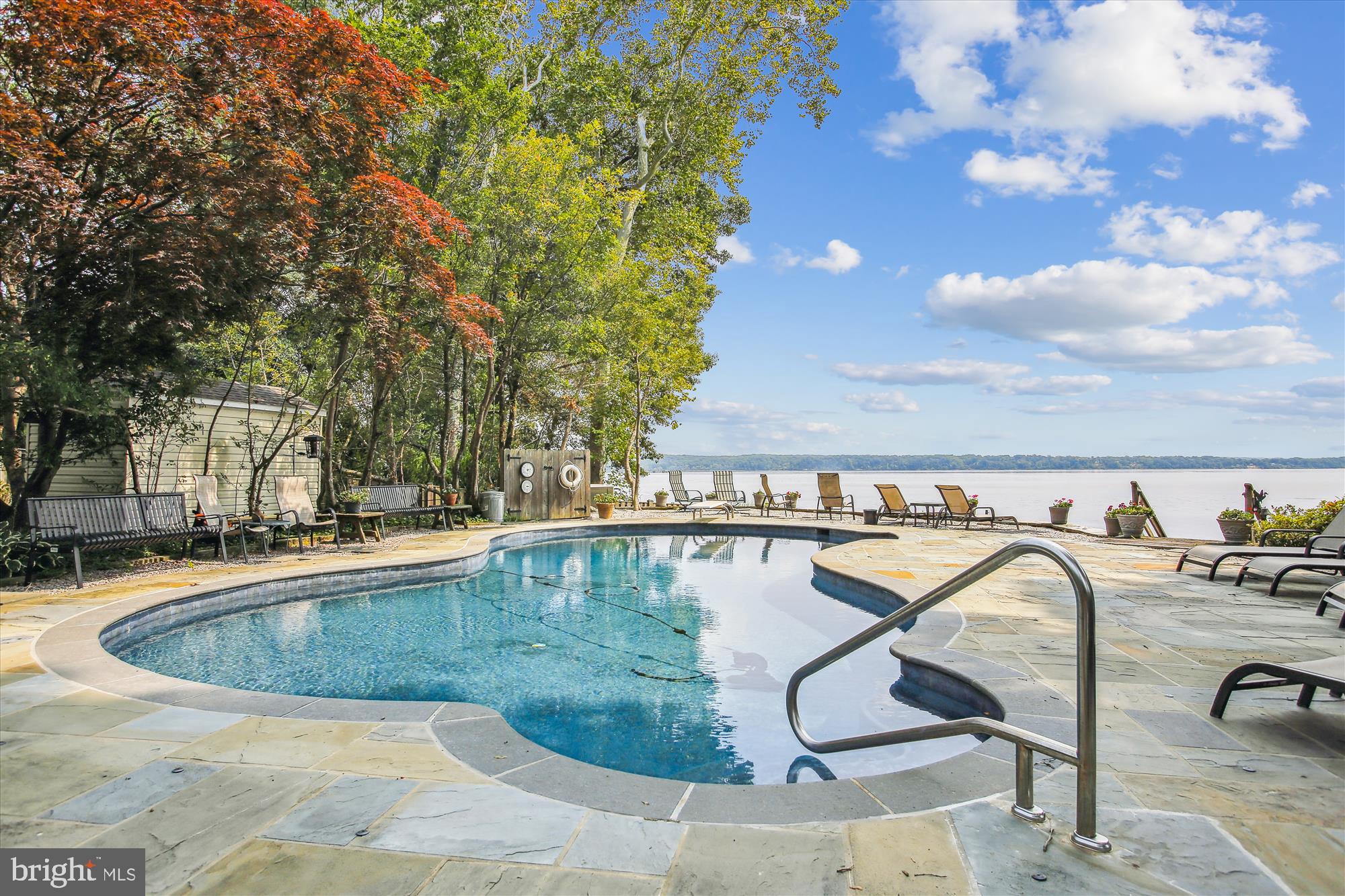 HALLOWING POINT RIVER ESTATES - Residential