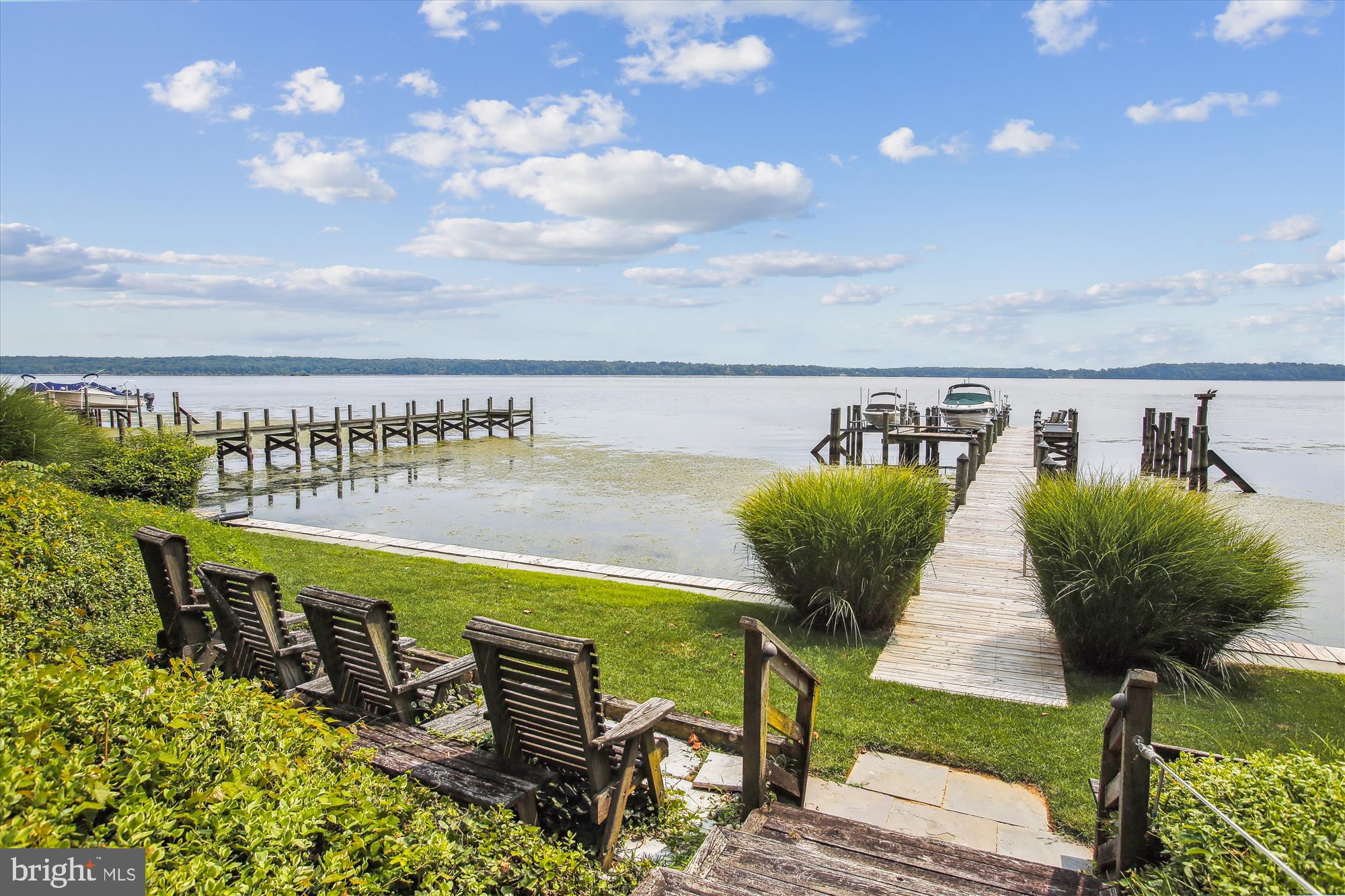 HALLOWING POINT RIVER ESTATES - Residential