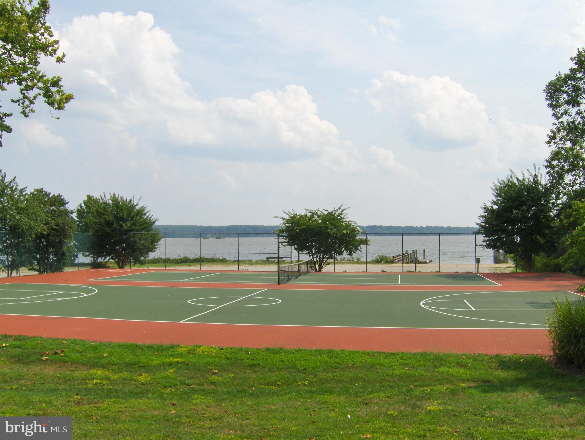 HALLOWING POINT RIVER ESTATES - Residential