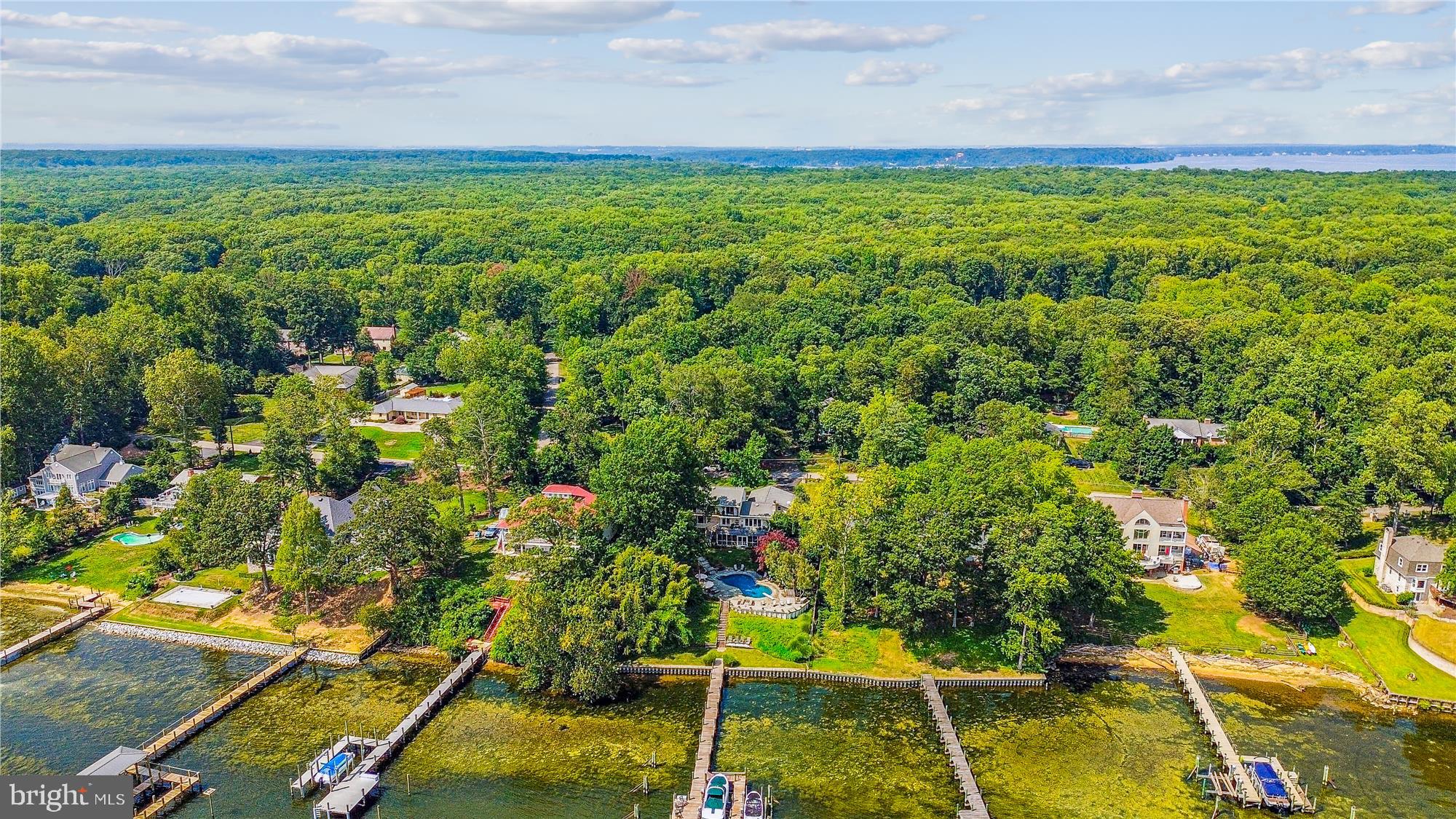 HALLOWING POINT RIVER ESTATES - Residential