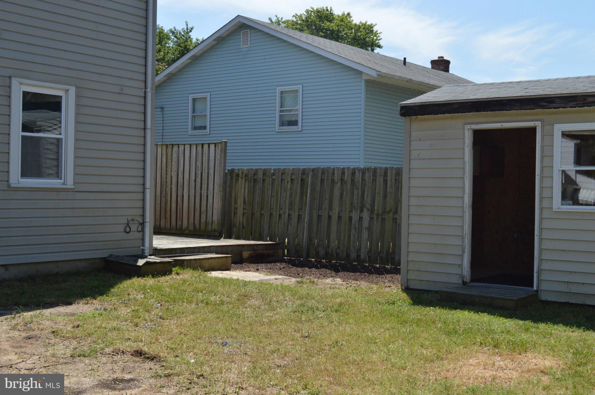 RIVIERA BEACH - Residential