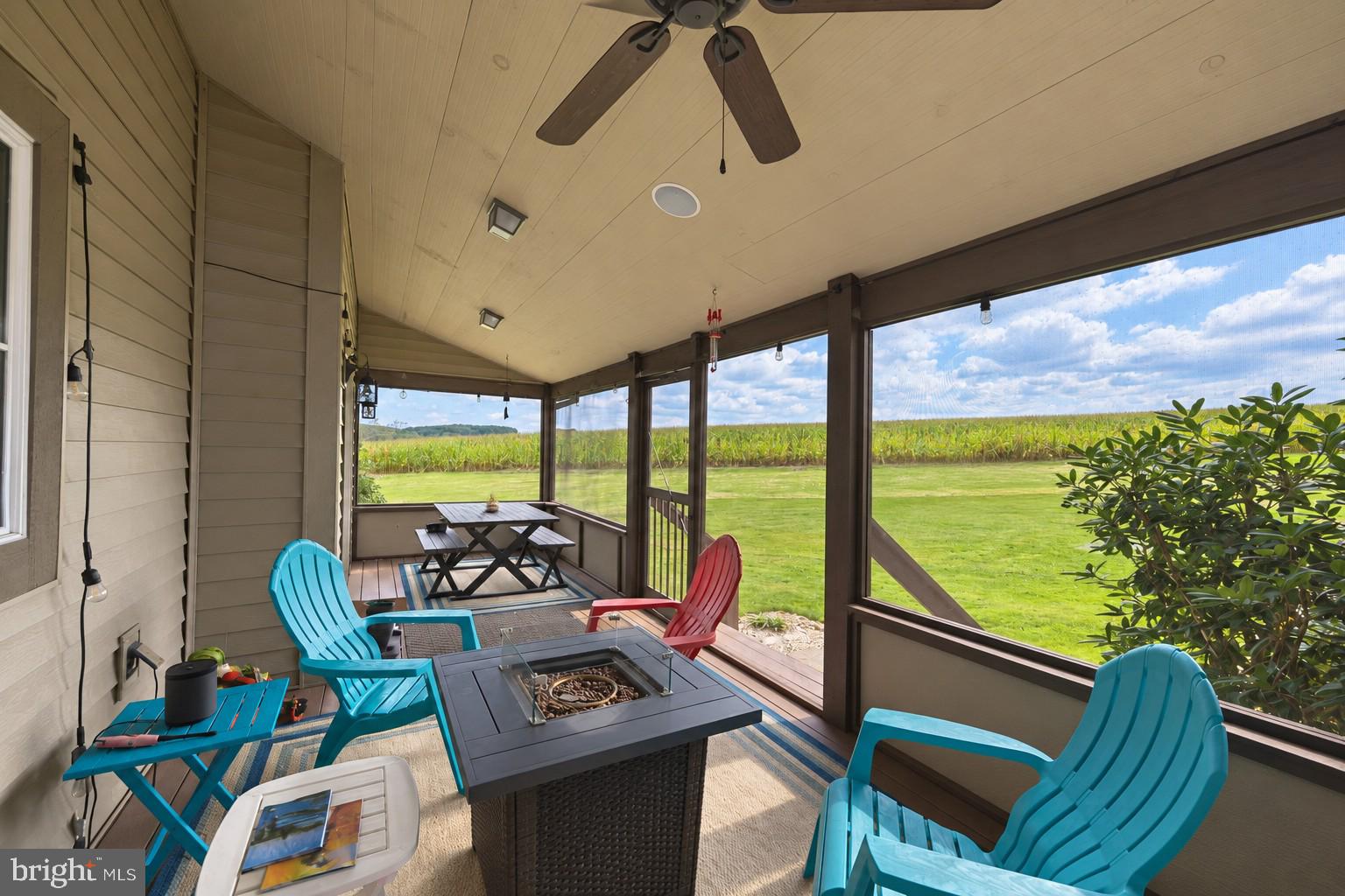 607 PIN OAK CIRCLE