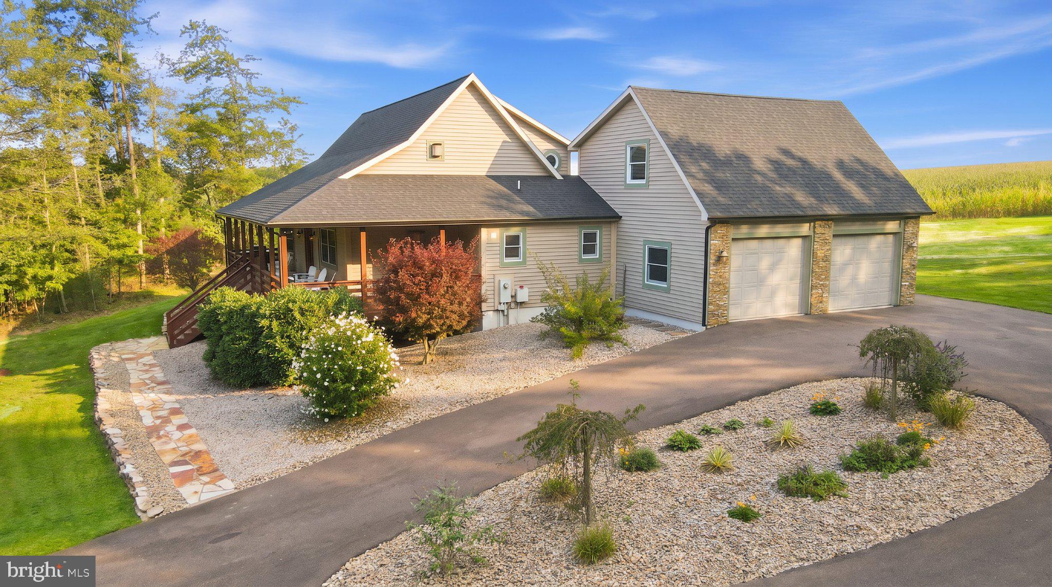 607 PIN OAK CIRCLE